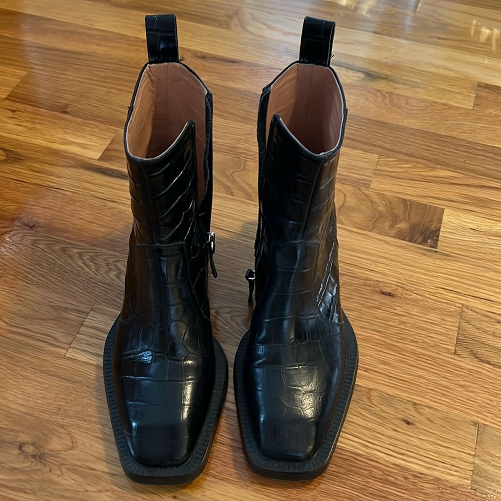 Alias Mae Boot - image 2